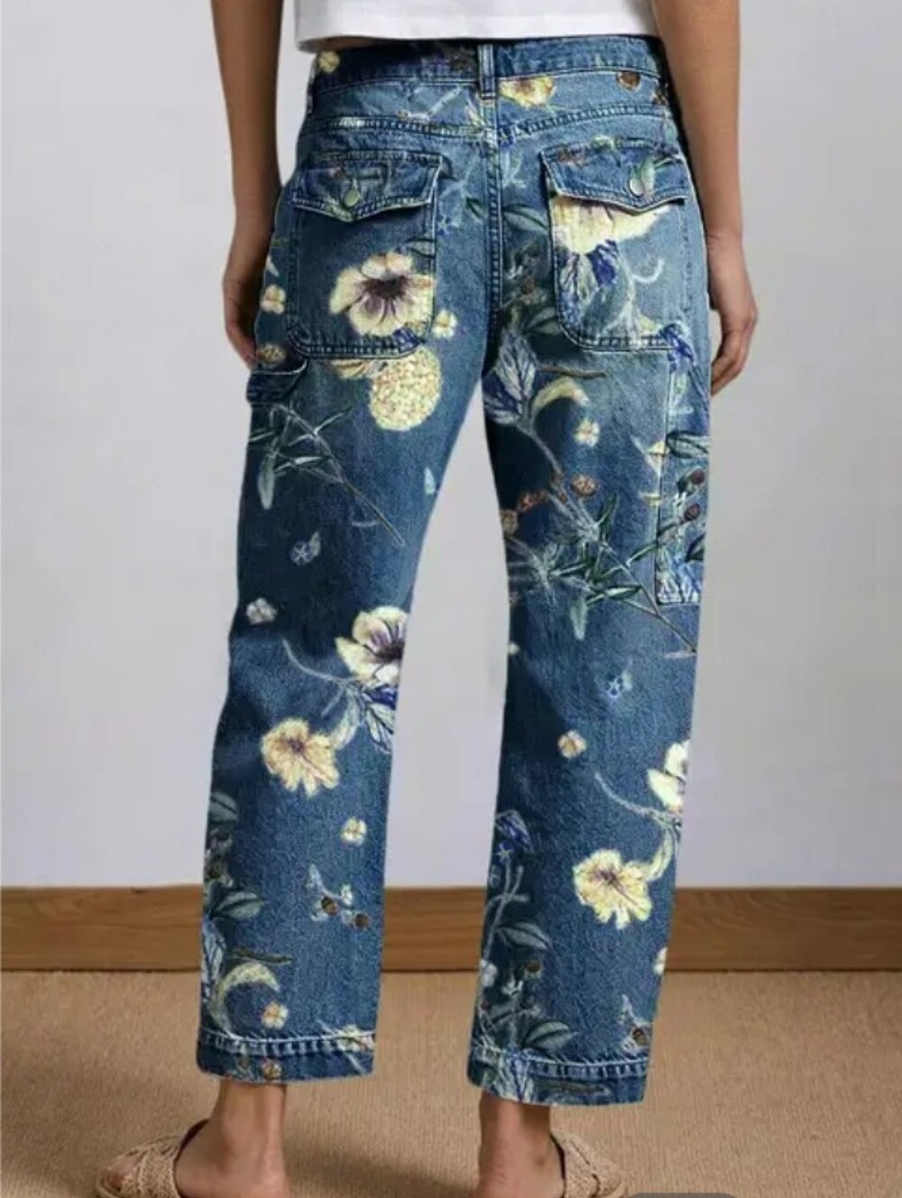 Flamingals Floral Print Flap Pocket Mid Rise Barrel Leg Crop Jeans NWT - Picture 3 of 12